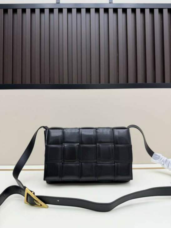 Picture of Bottega Veneta Handbags _SKUfw232840628fw